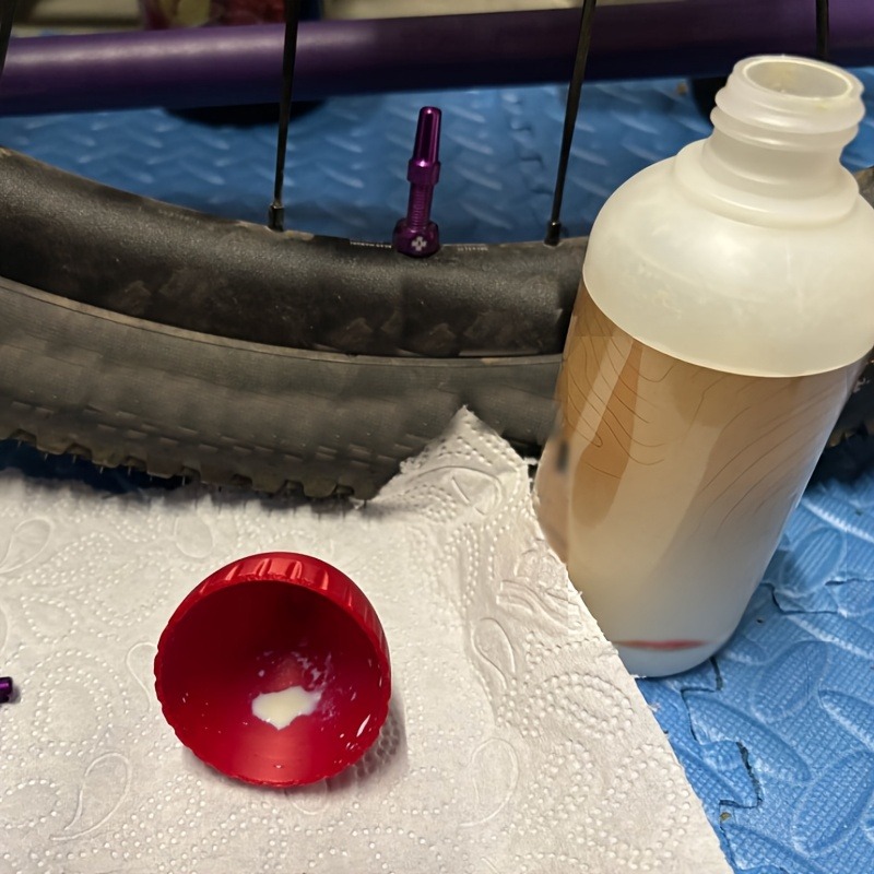 1/2個入り チューブレス自転車ホイール取り付け用シーリング - Tubeless Tire Sealant のレビューと価格