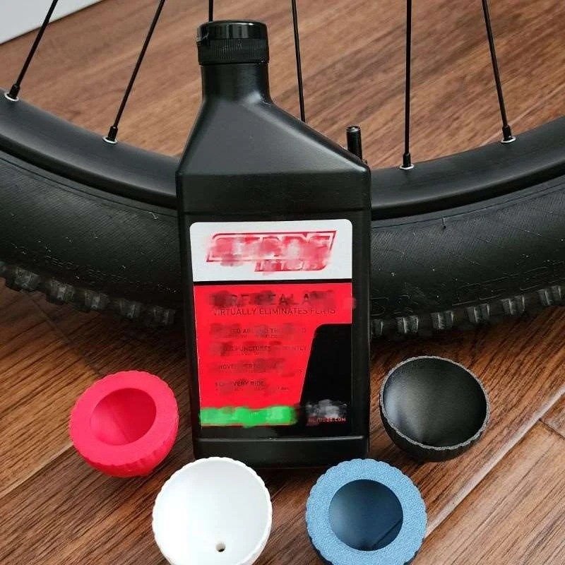 チューブレスバイクタイヤシーラントファンネル、簡単注入自転車 - Tubeless Tire Sealant のレビューと価格