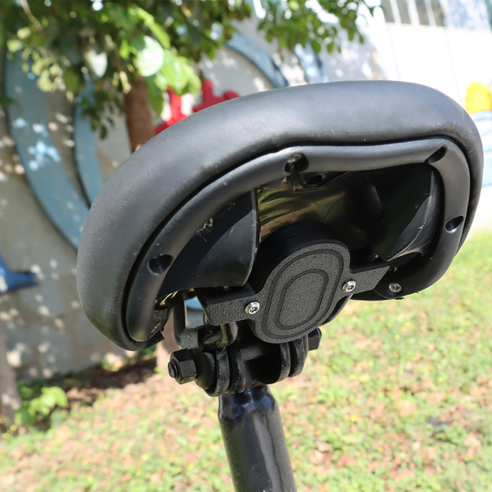 自転車シート追跡セキュリティマウント Xiaomiタグホルダ - Cycling Gear Essentials のレビューと価格