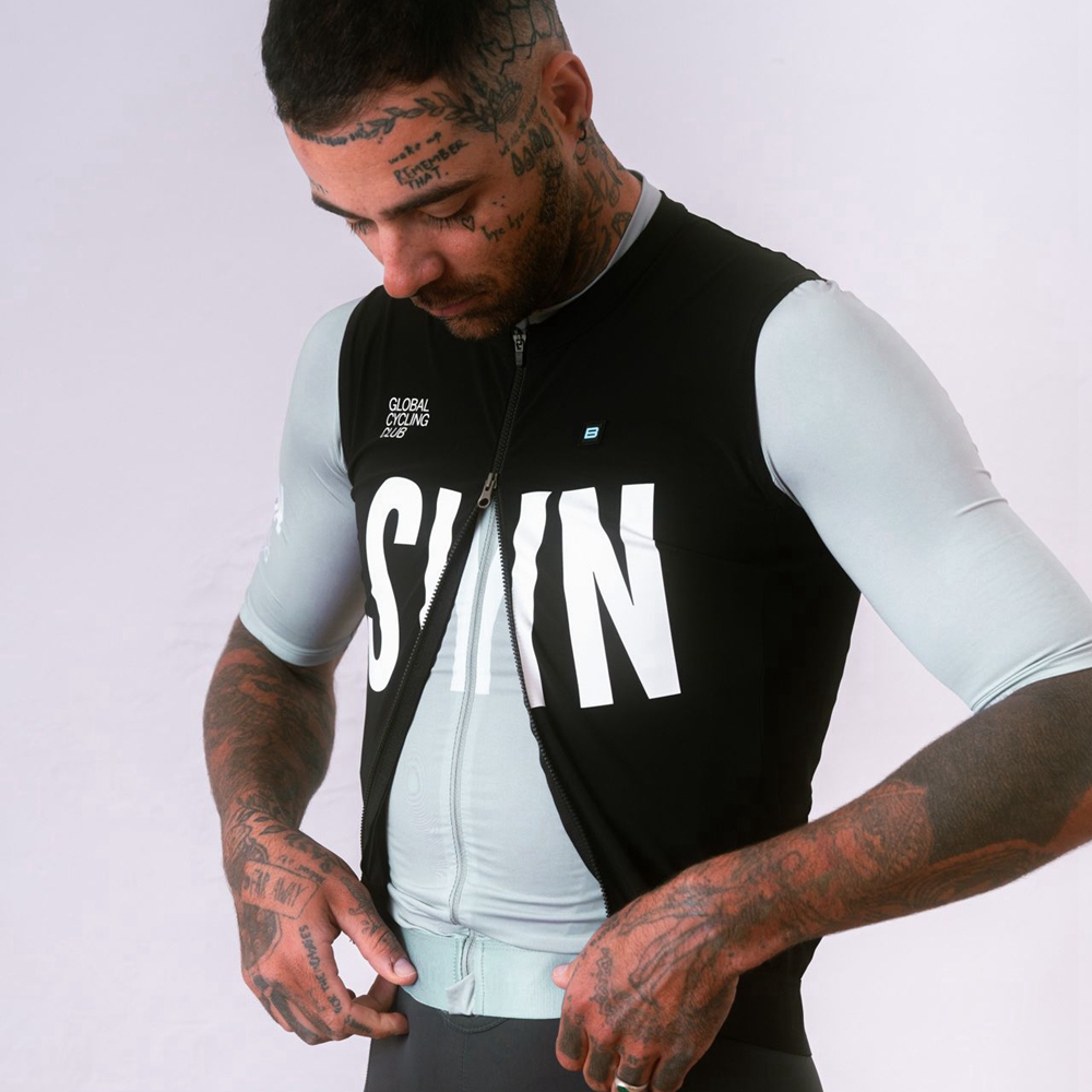シルバーグレーの半袖サイクリングジャージとビブショーツメンズ - Cycling Bib Shorts のレビューと価格